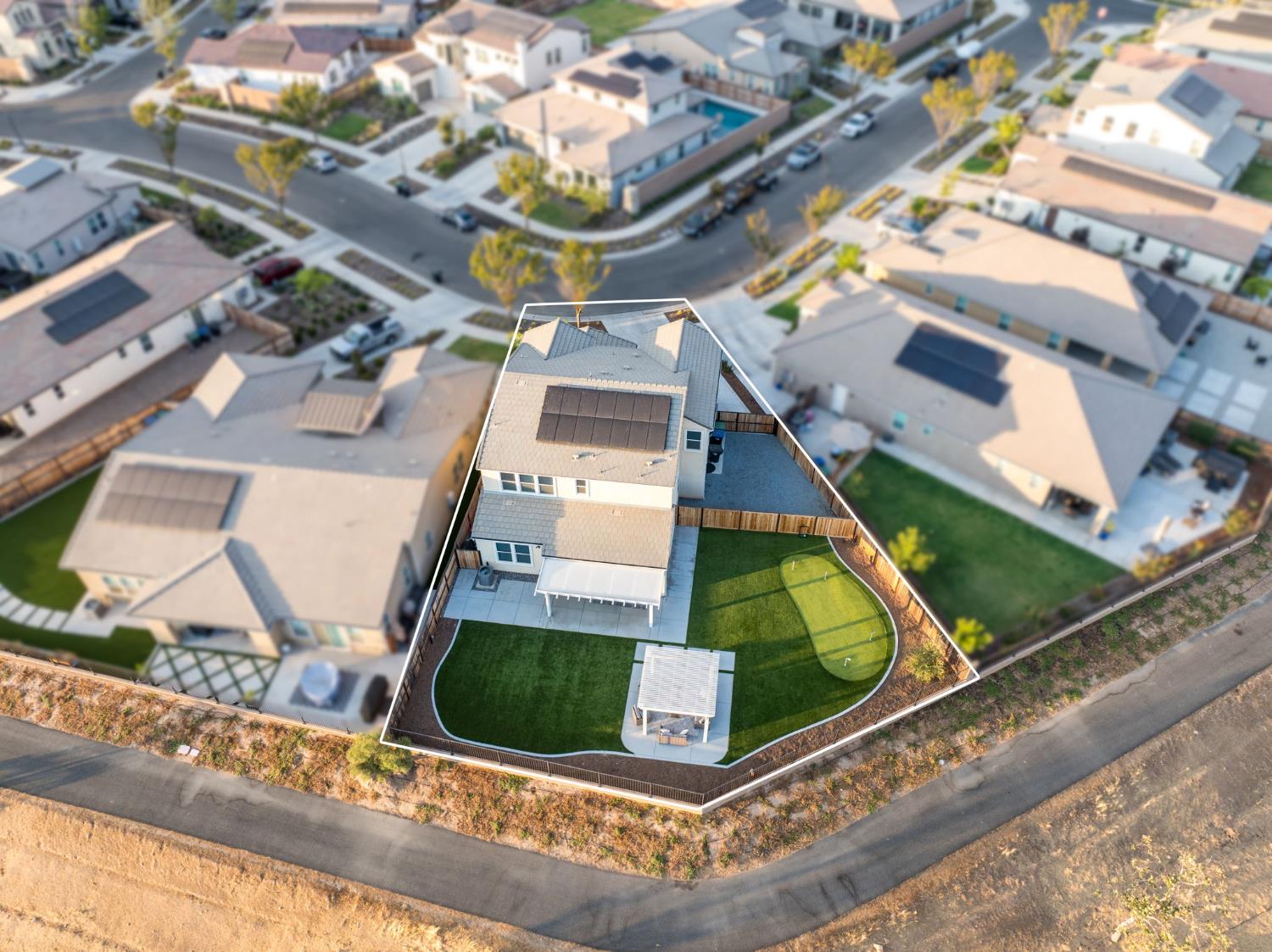 988 Horizon Dr, Madera, CA 93636