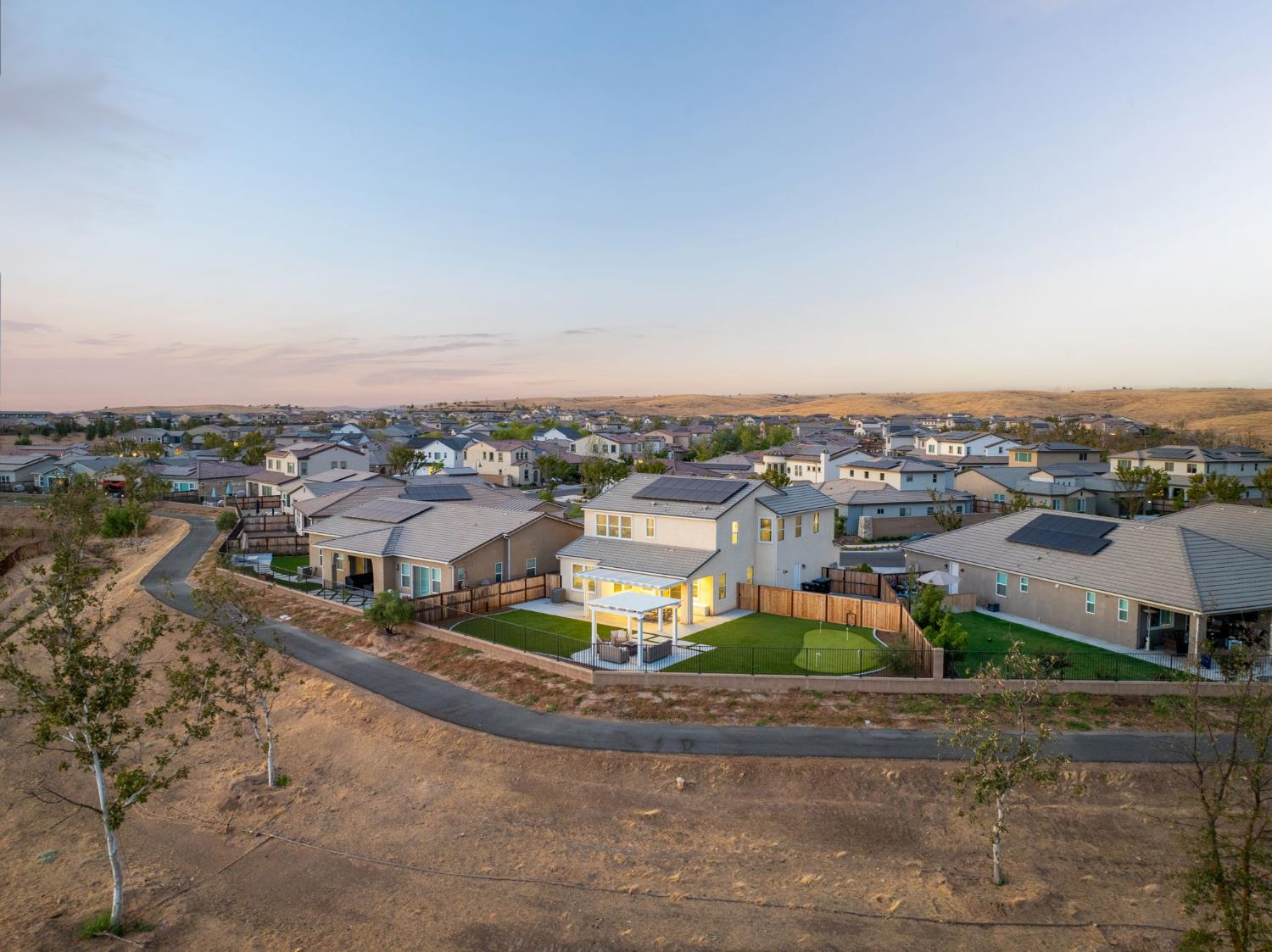 988 Horizon Dr, Madera, CA 93636