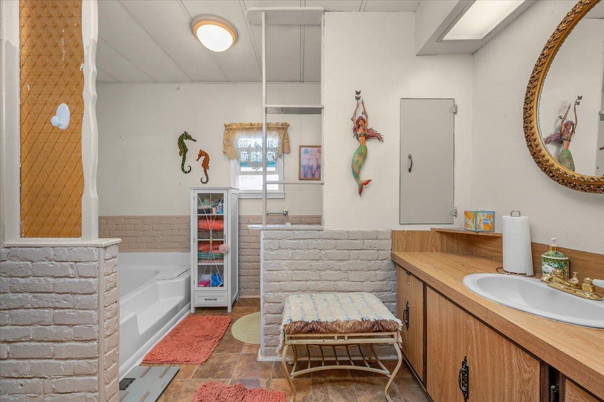 339 N Frankwood #29, Sanger, CA 93657