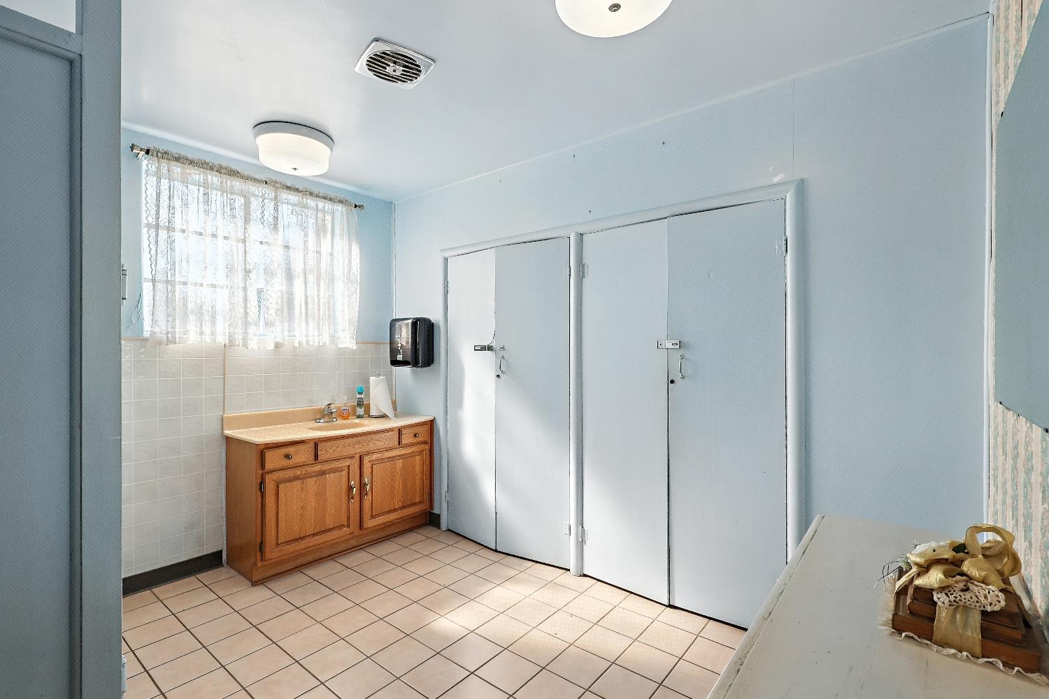 224 Ventura Ave, Chowchilla, CA 93610