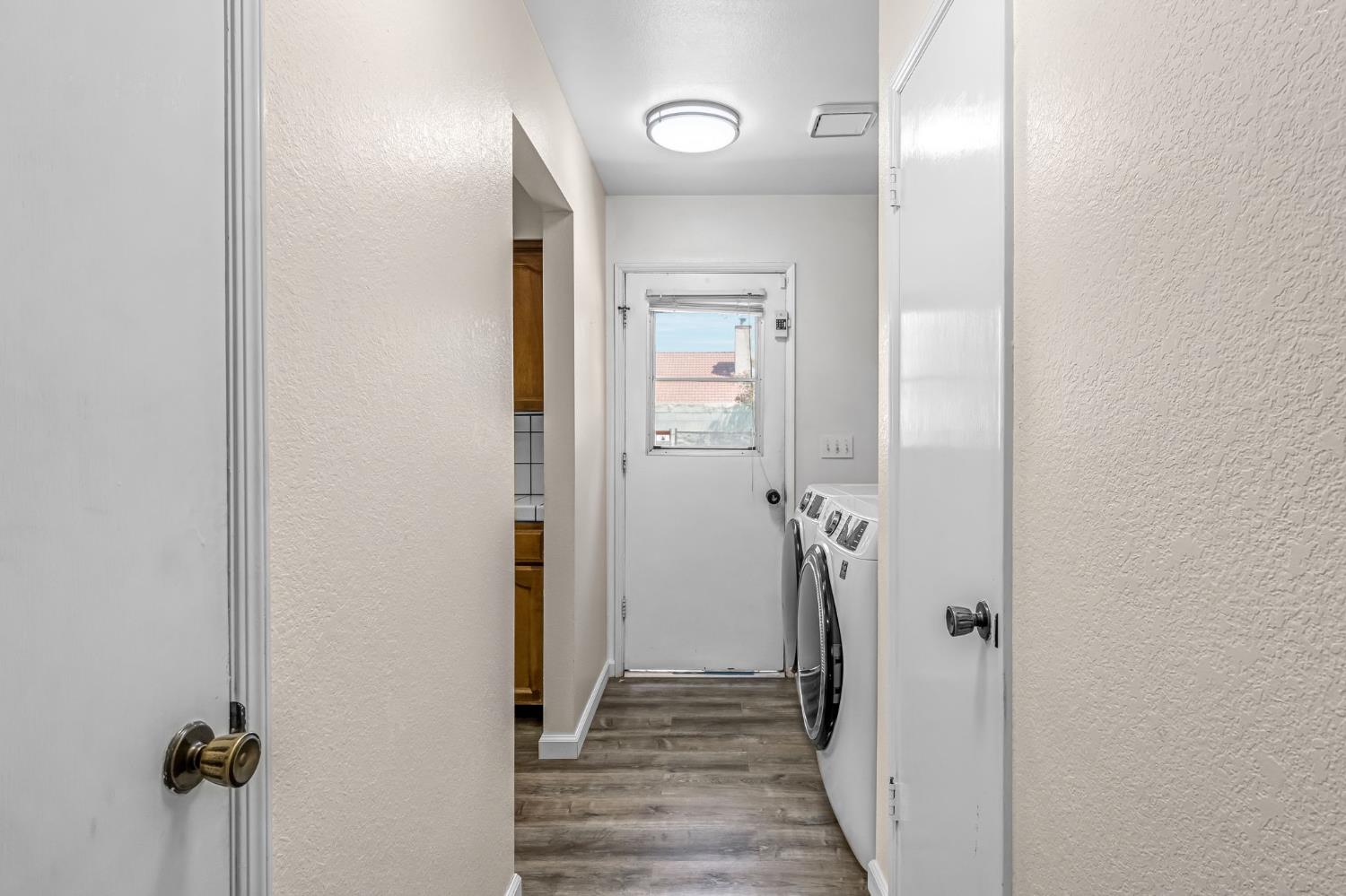 937 Filbert Ave, Clovis, CA 93611