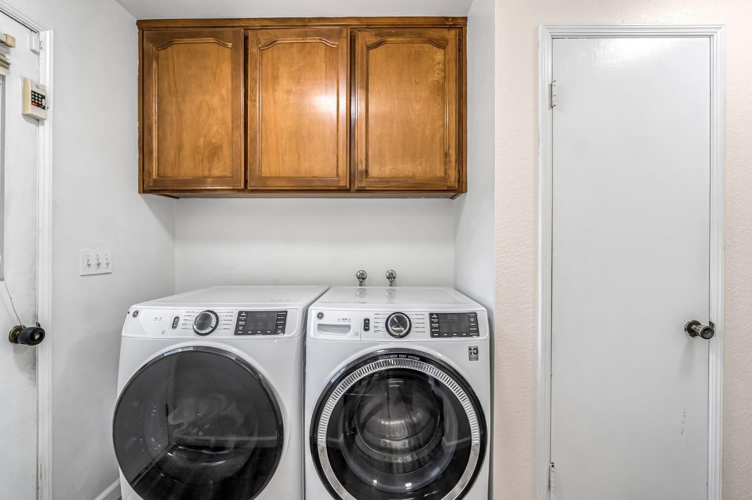 937 Filbert Ave, Clovis, CA 93611