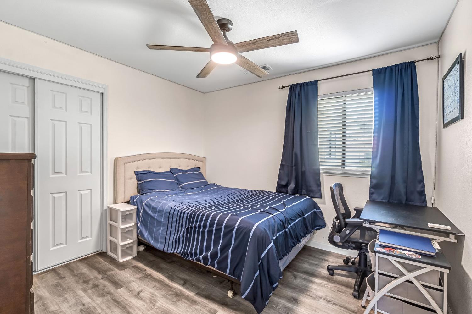 937 Filbert Ave, Clovis, CA 93611