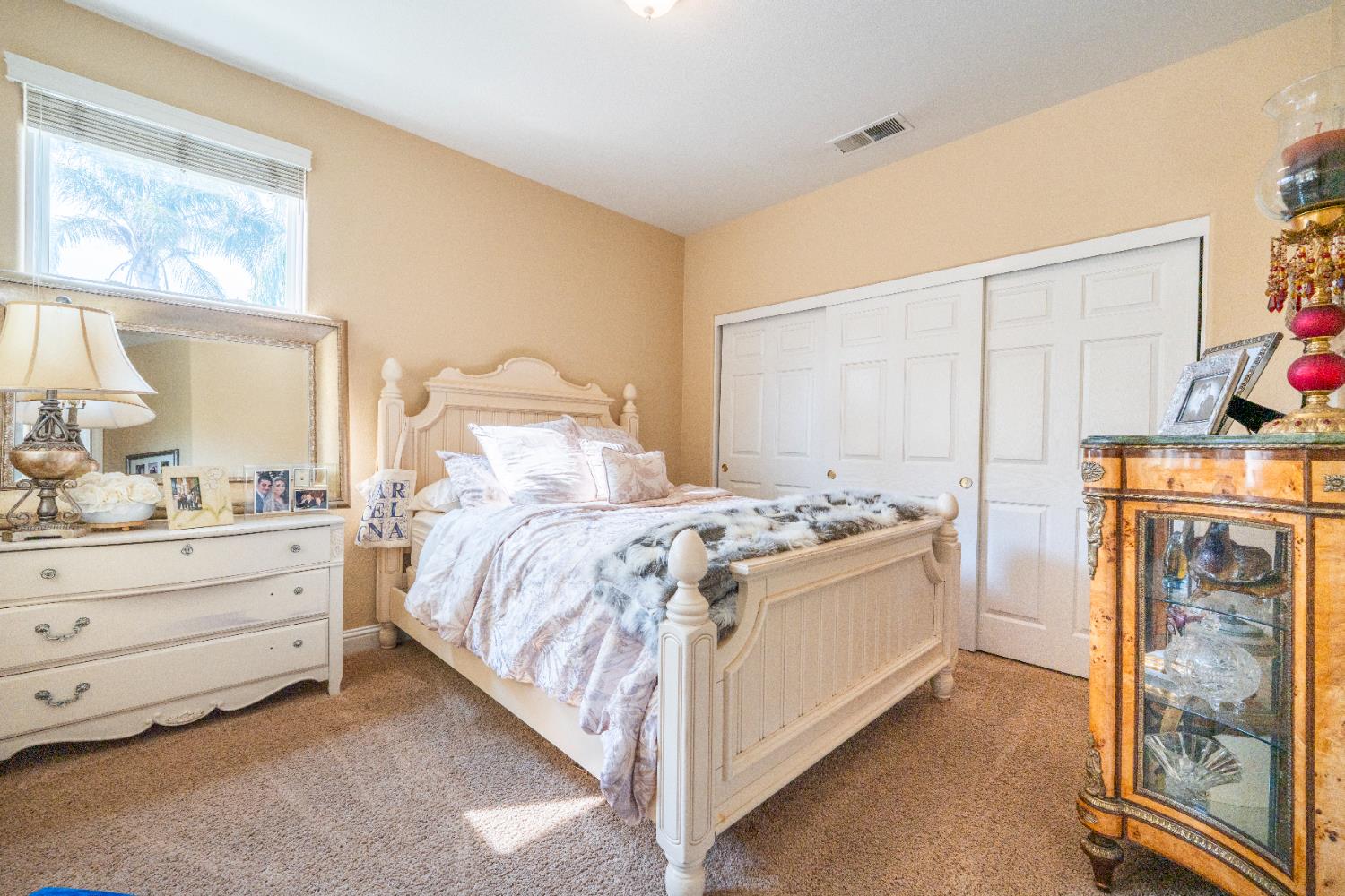 9655 N Willey Ct, Fresno, CA 93720