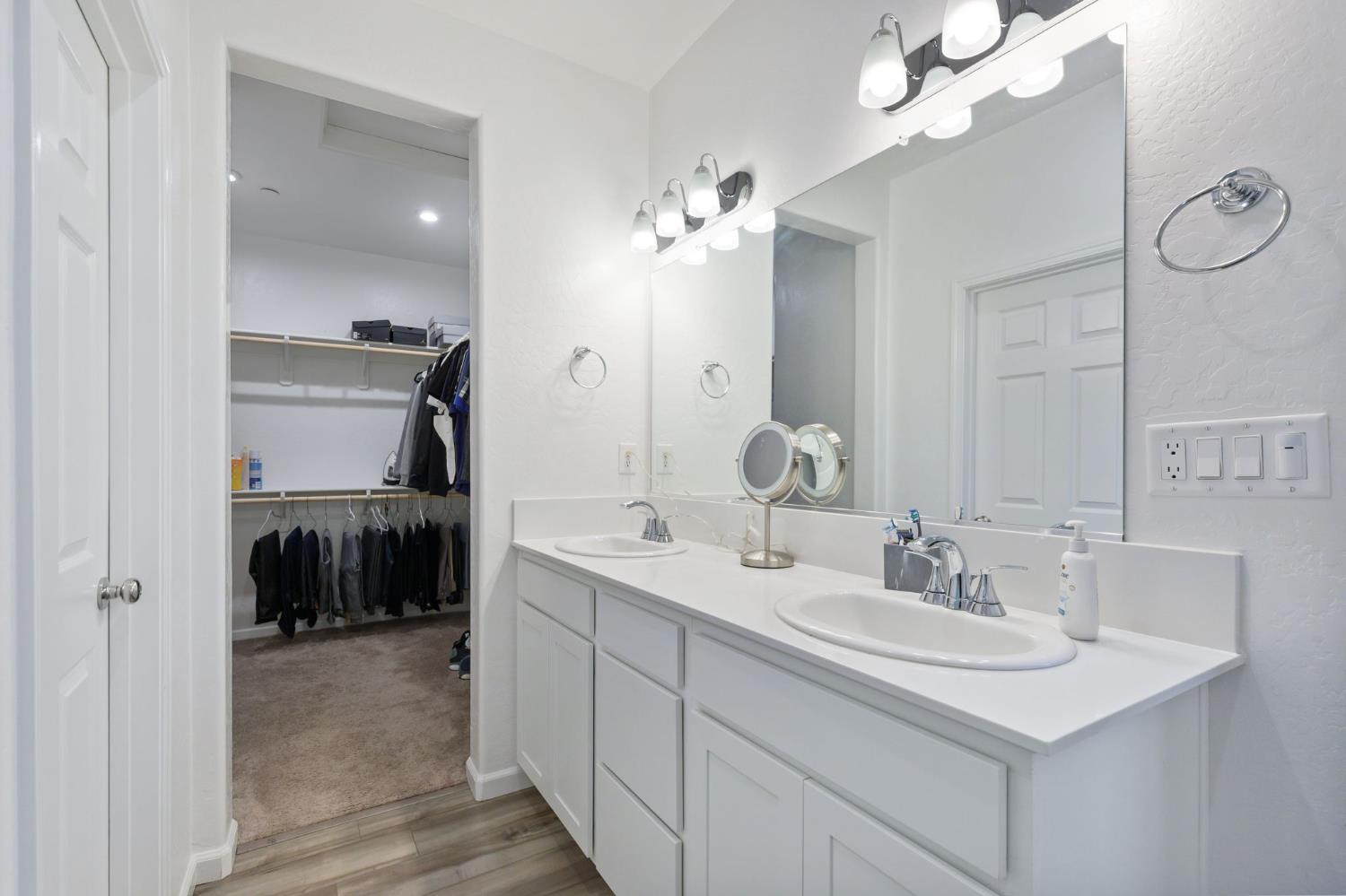 282 Rosebriar St, Madera, CA 93638