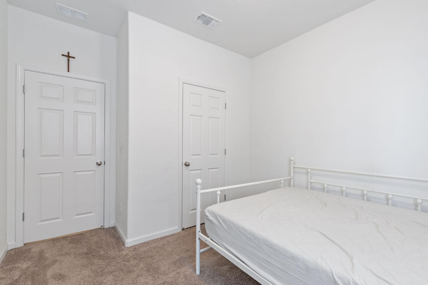 282 Rosebriar St, Madera, CA 93638