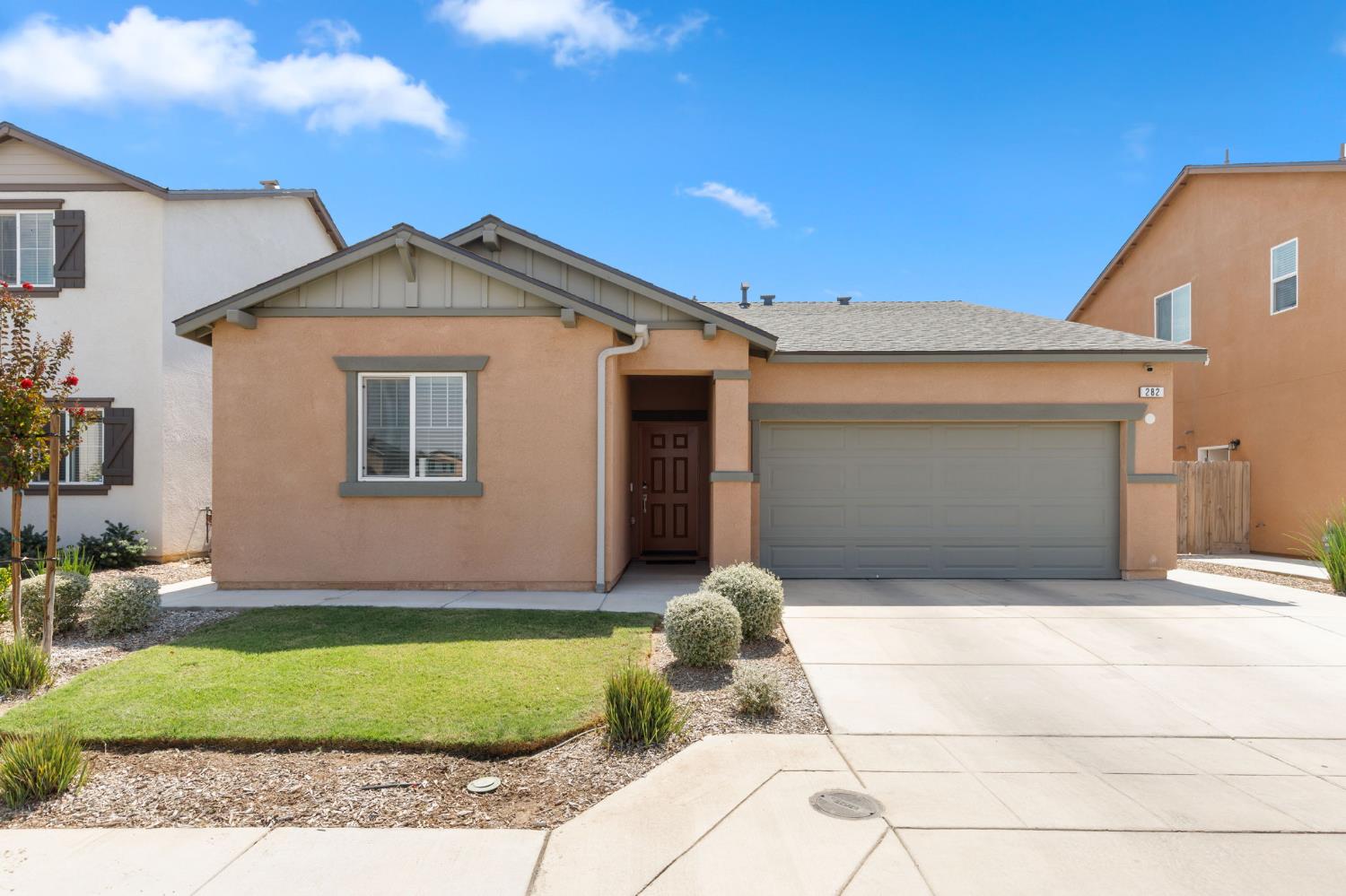 282 Rosebriar St, Madera, CA 93638