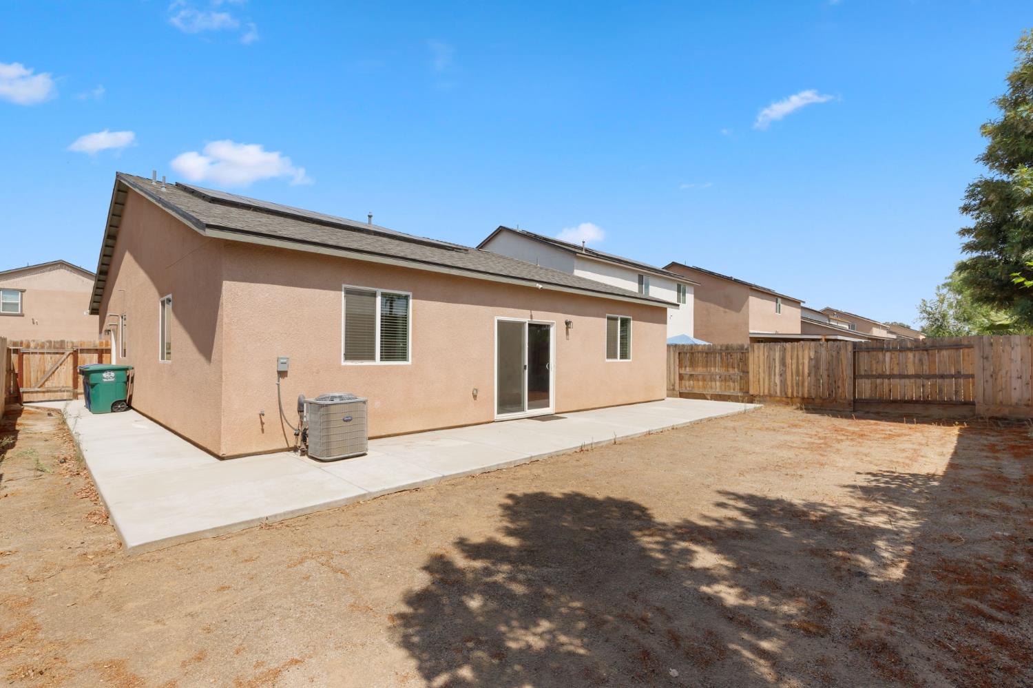 282 Rosebriar St, Madera, CA 93638