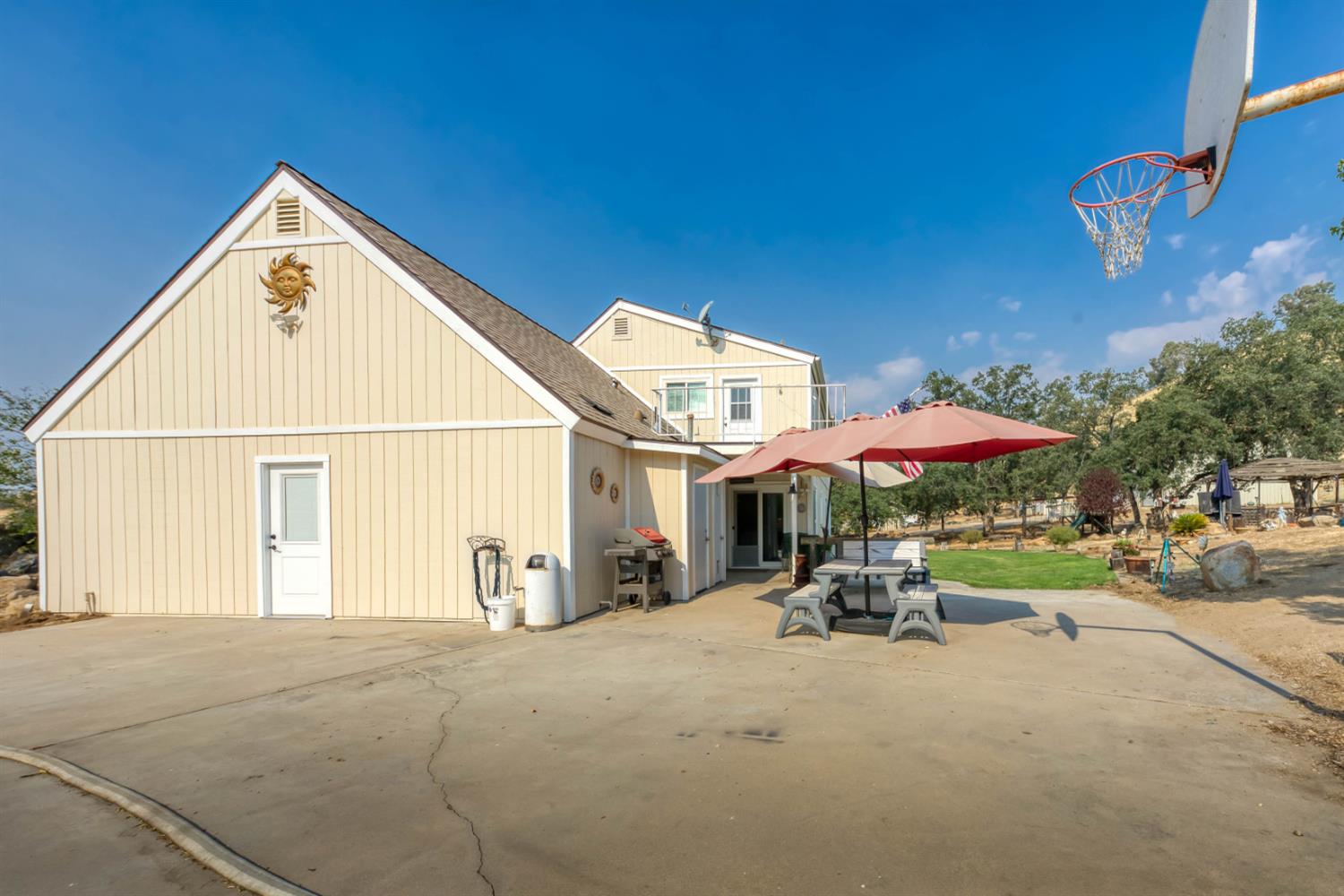 15656 Millerton Rd, Prather, CA 93651