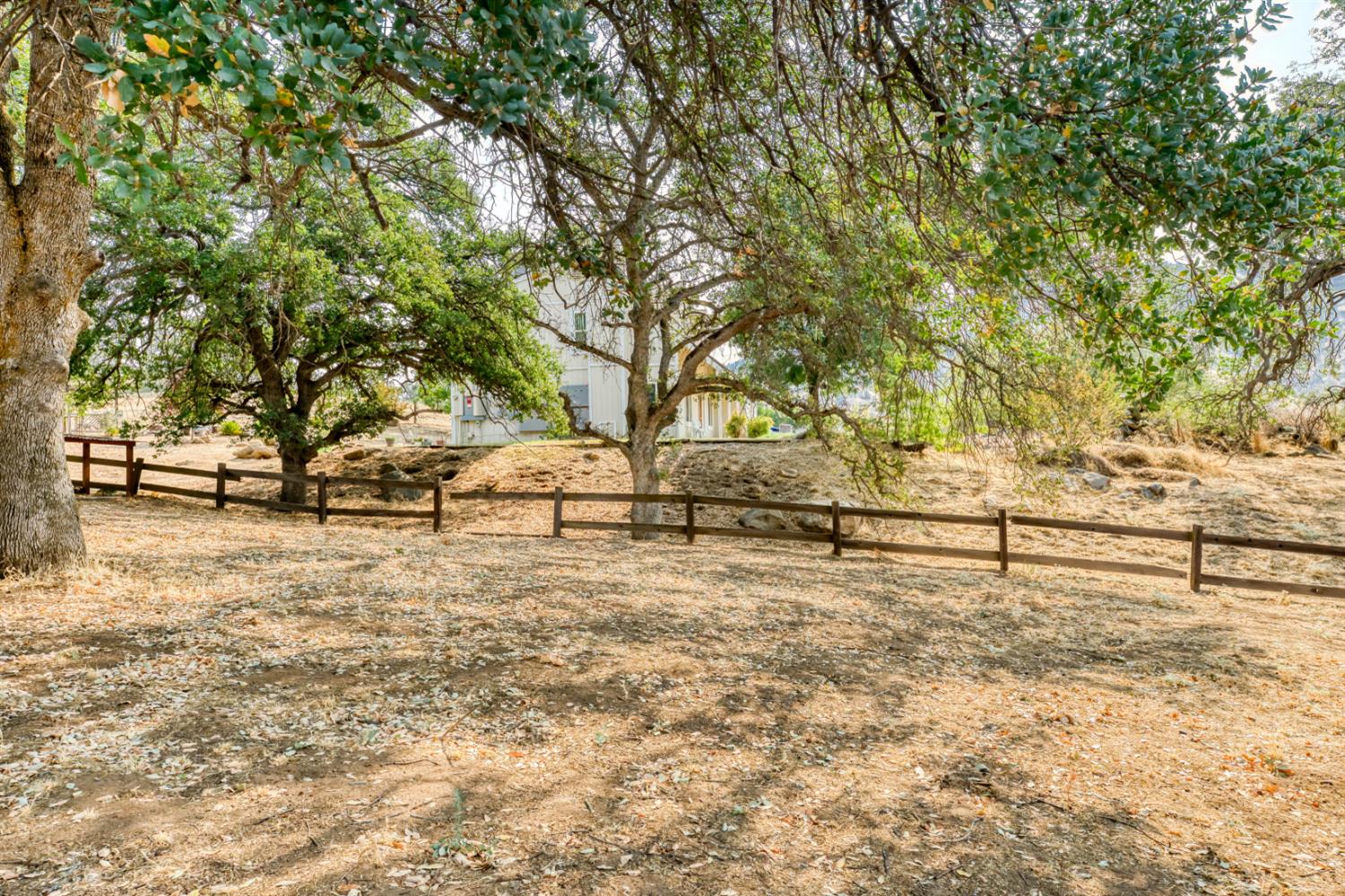 15656 Millerton Rd, Prather, CA 93651