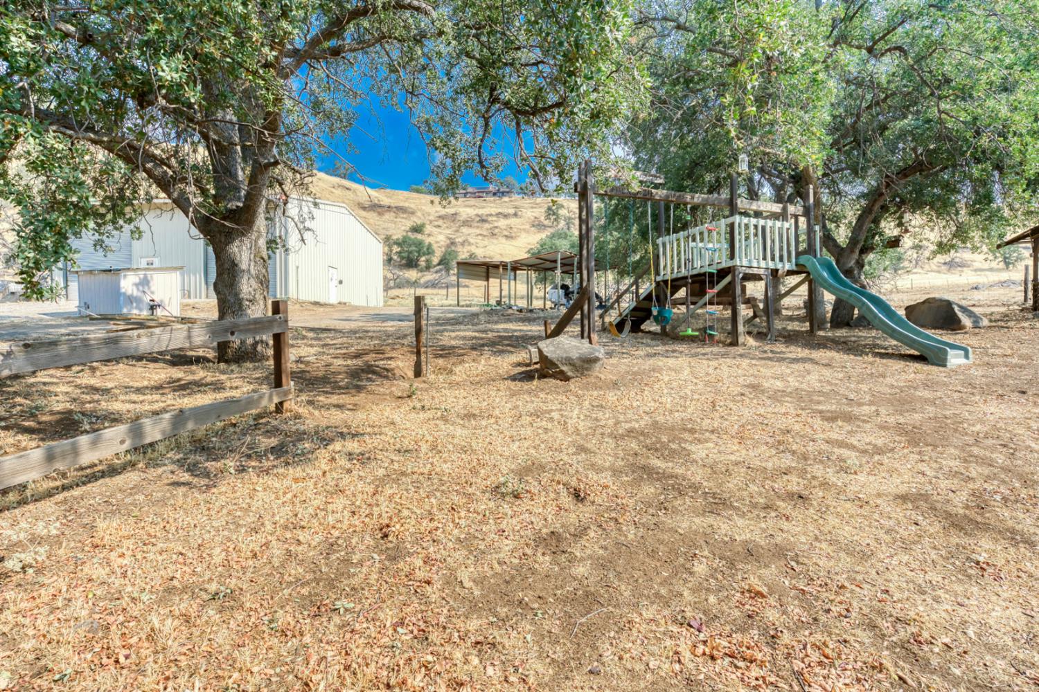 15656 Millerton Rd, Prather, CA 93651