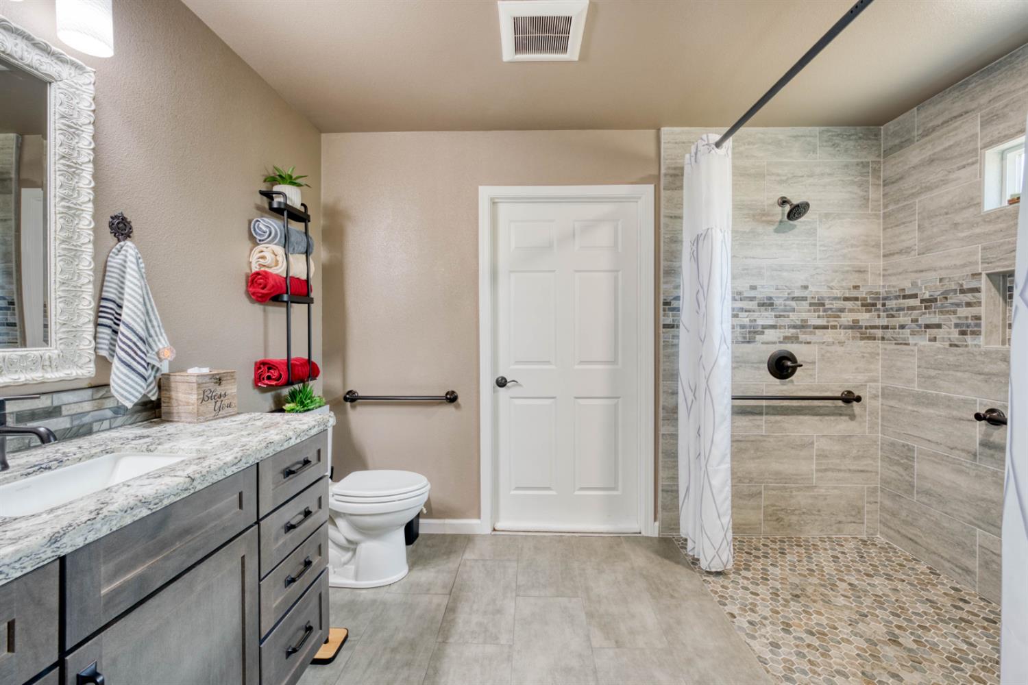 15656 Millerton Rd, Prather, CA 93651