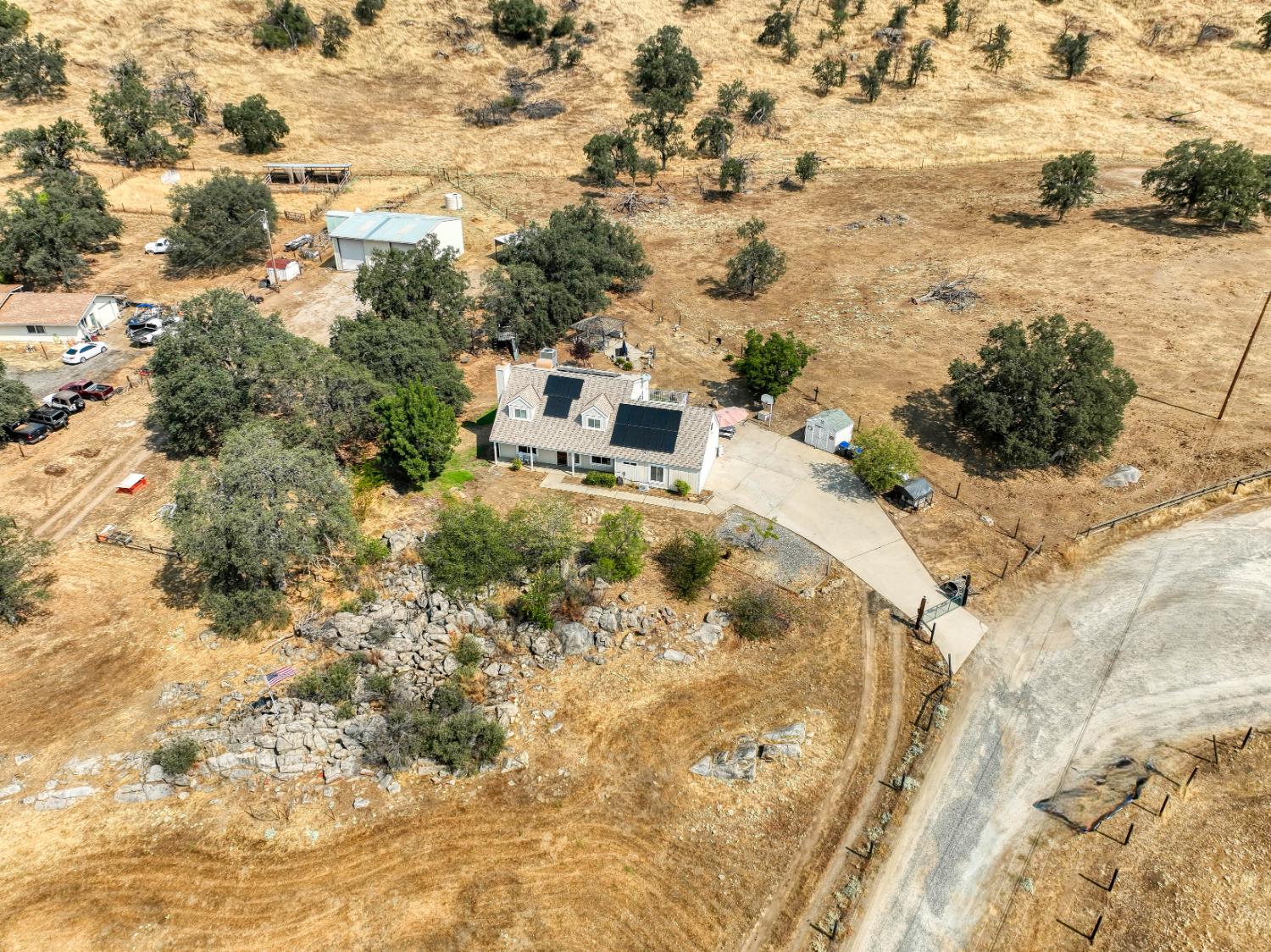 15656 Millerton Rd, Prather, CA 93651