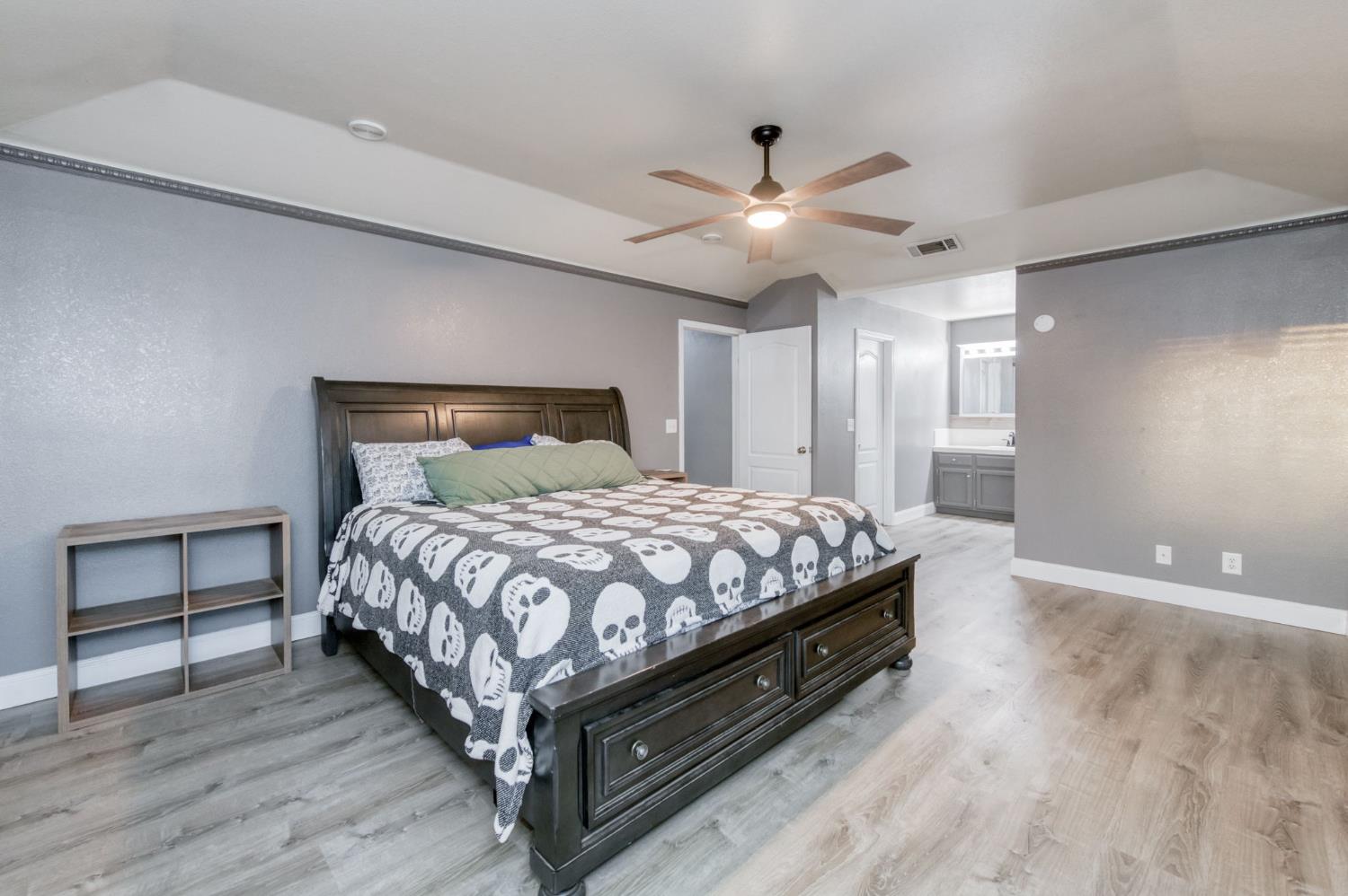 3040 Boulder Ave, Madera, CA 93637