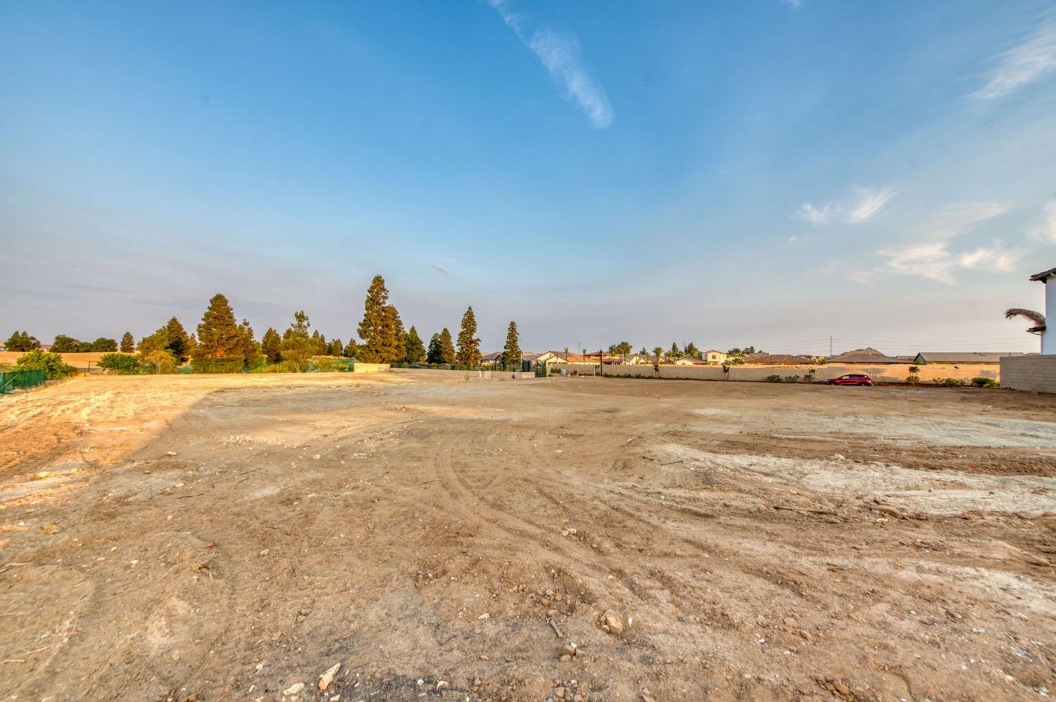 2490 E Copper Ridge Drive, Fresno, CA 93730