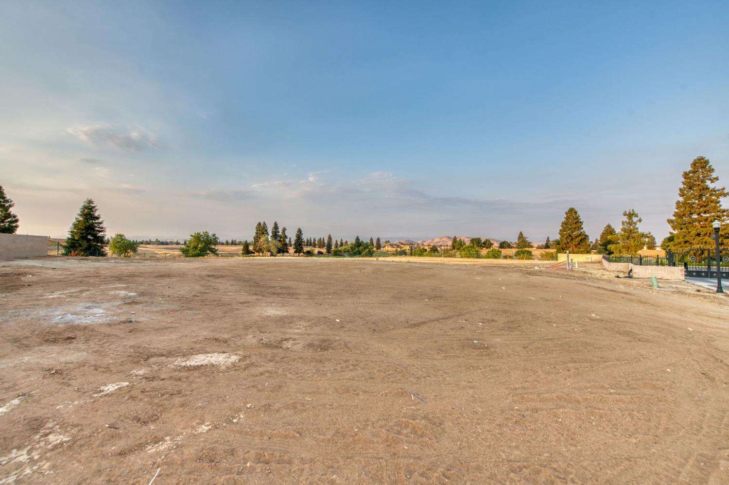 2490 E Copper Ridge Drive, Fresno, CA 93730