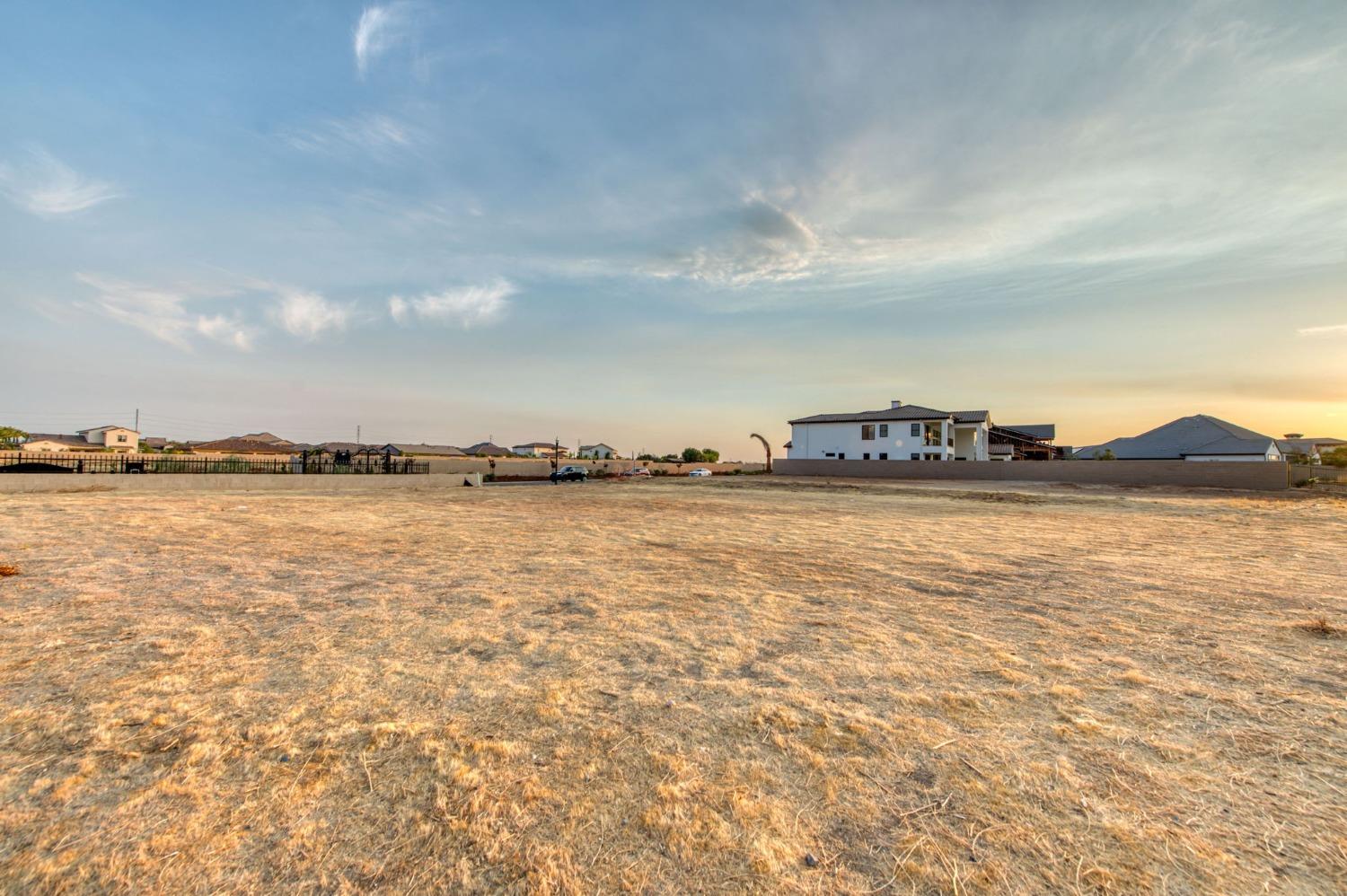 2490 E Copper Ridge Drive, Fresno, CA 93730