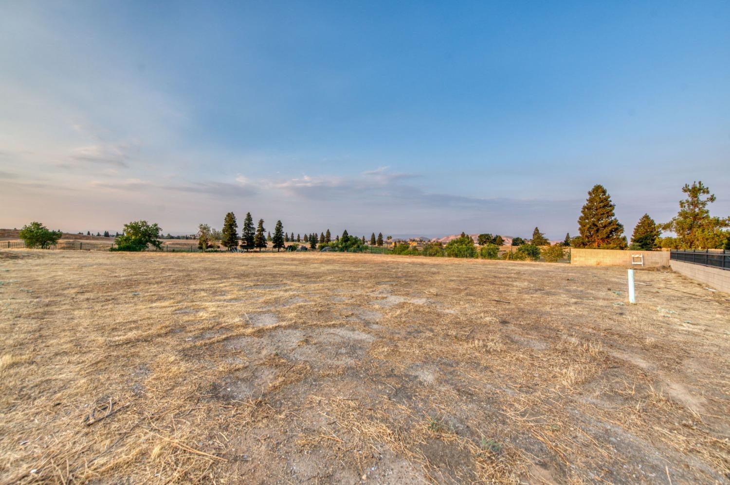 2490 E Copper Ridge Drive, Fresno, CA 93730