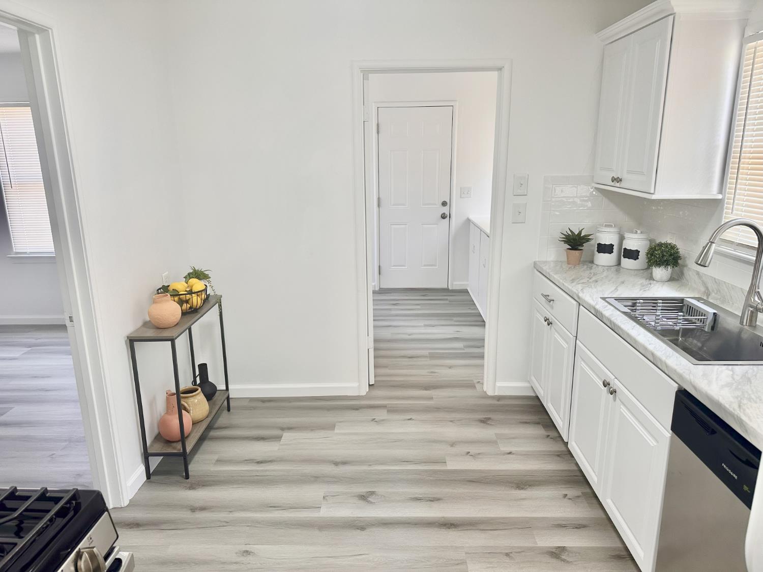 102 E Willamette Ave, Fresno, CA 93706