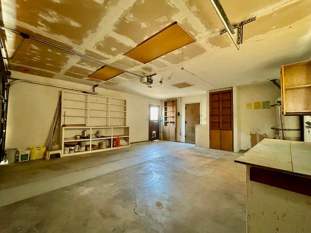 2851 Julia Cir, Hanford, CA 93230