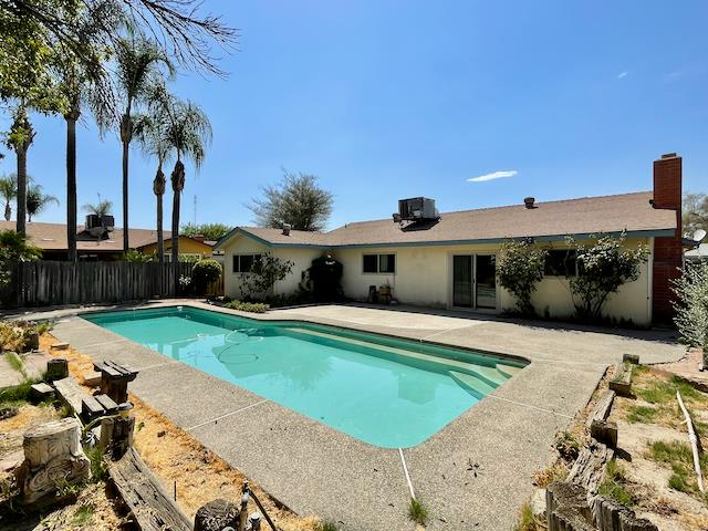 2851 Julia Cir, Hanford, CA 93230