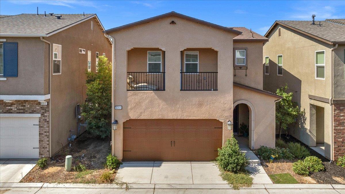 6317 N Alta Vista Ln, Fresno, CA 93722