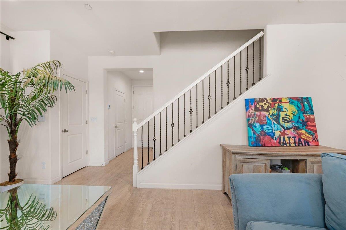 6317 N Alta Vista Ln, Fresno, CA 93722