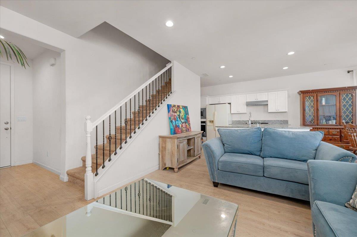 6317 N Alta Vista Ln, Fresno, CA 93722