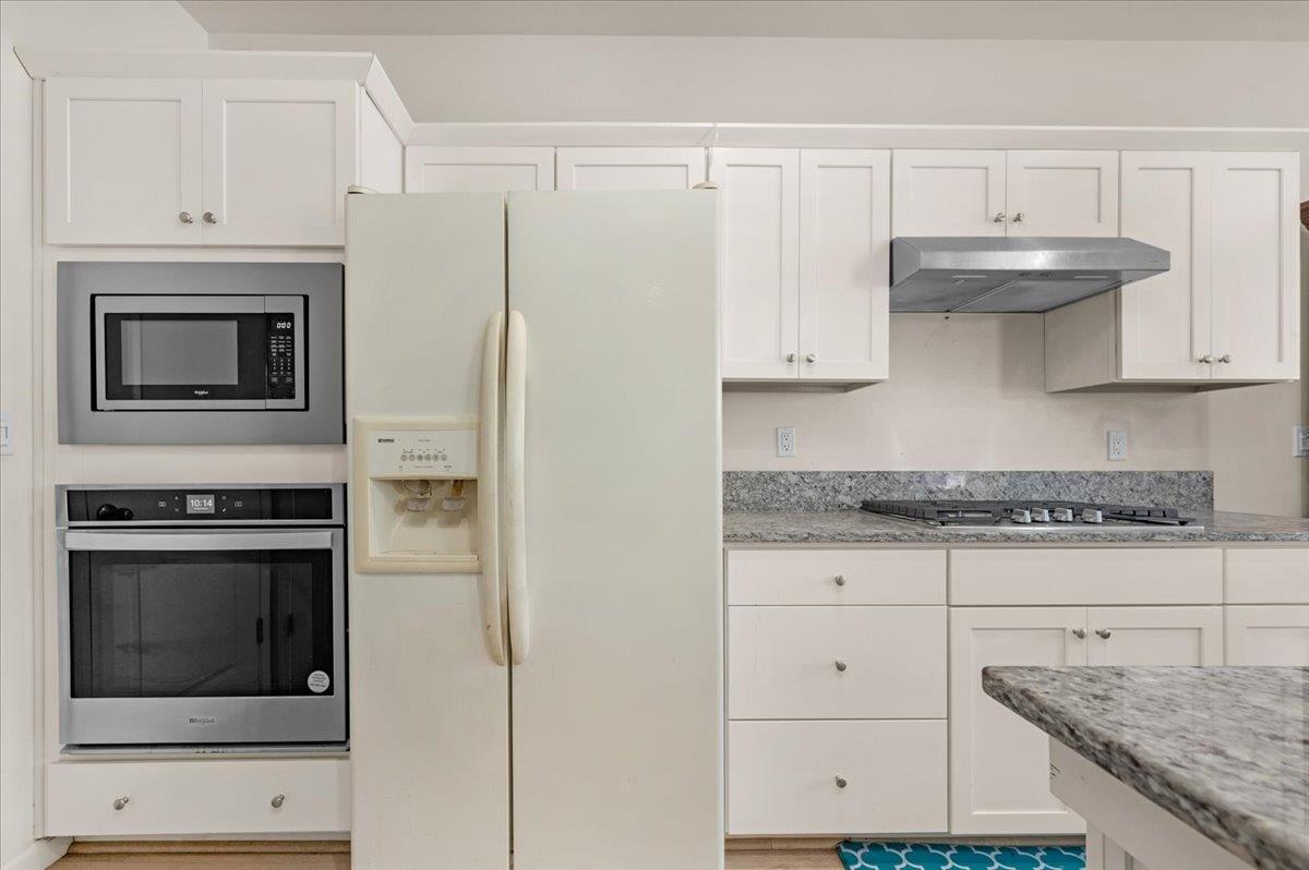 6317 N Alta Vista Ln, Fresno, CA 93722