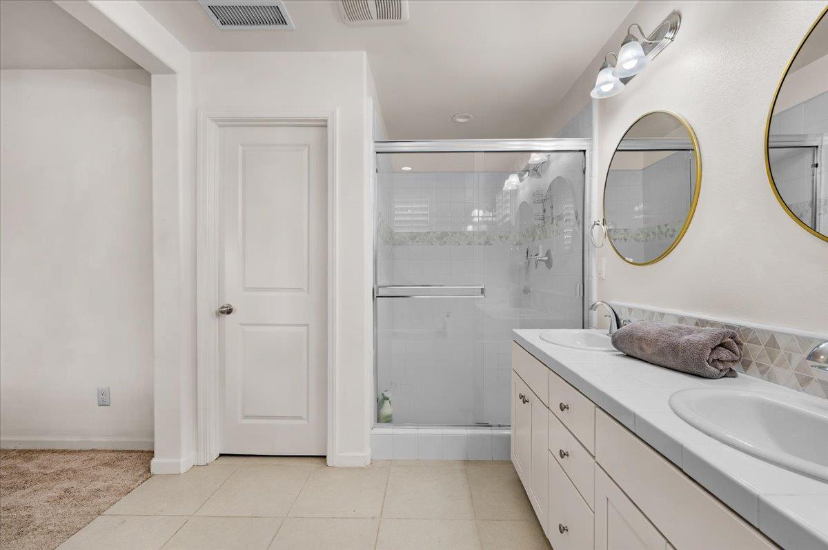 6317 N Alta Vista Ln, Fresno, CA 93722