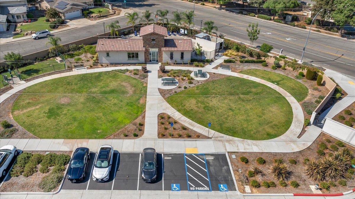 6317 N Alta Vista Ln, Fresno, CA 93722