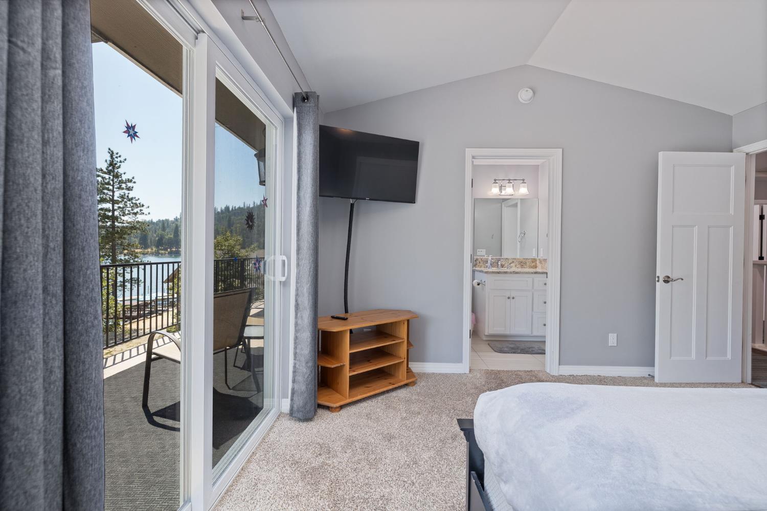 39317 Point, Bass Lake, CA 93604