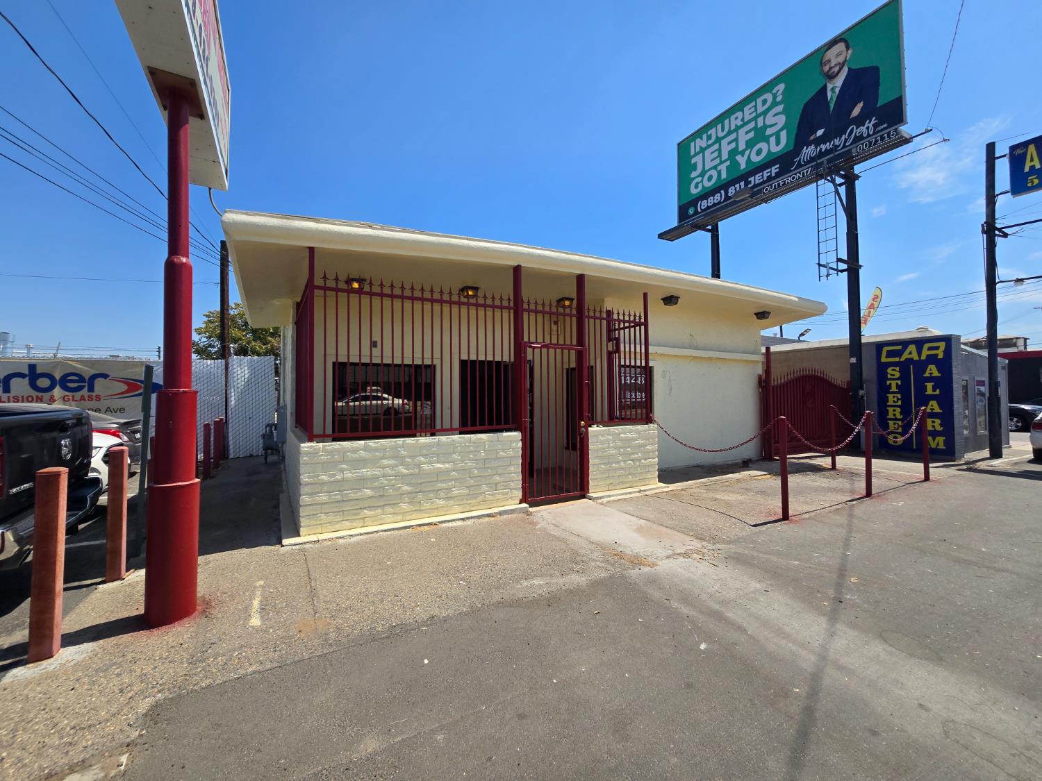 1448 N Blackstone Ave, Fresno, CA 93703