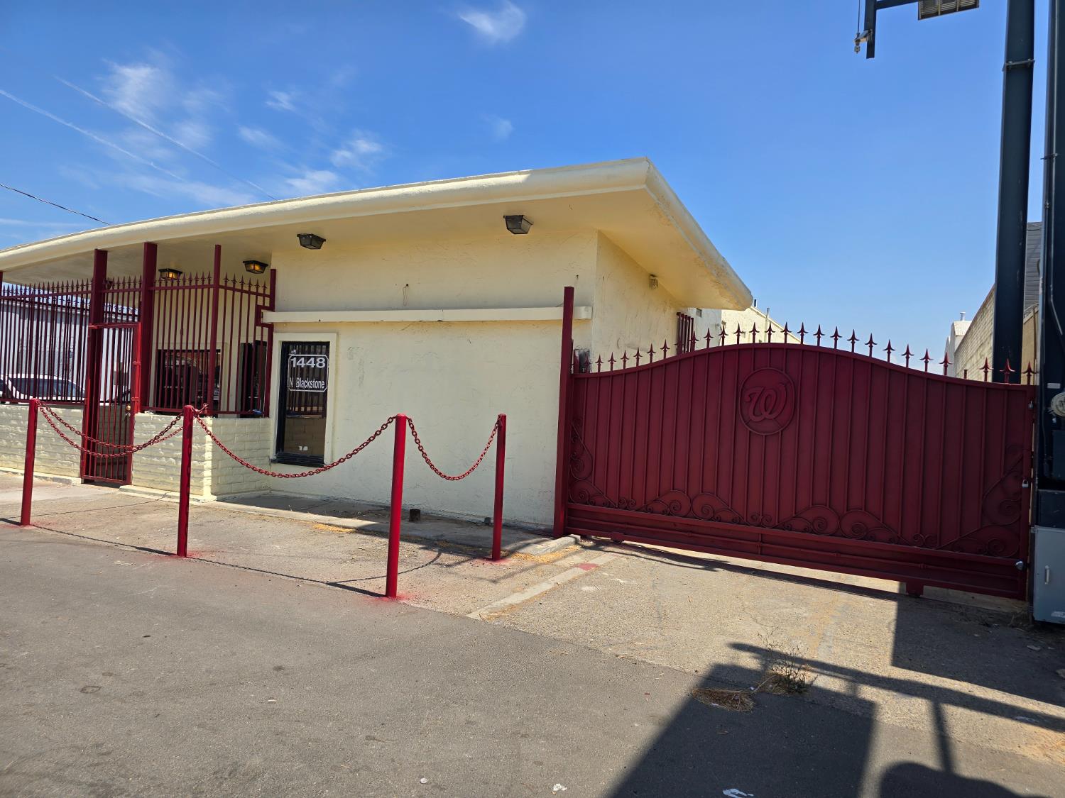 1448 N Blackstone Ave, Fresno, CA 93703