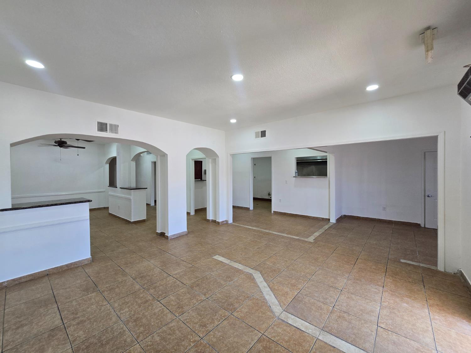 1448 N Blackstone Ave, Fresno, CA 93703