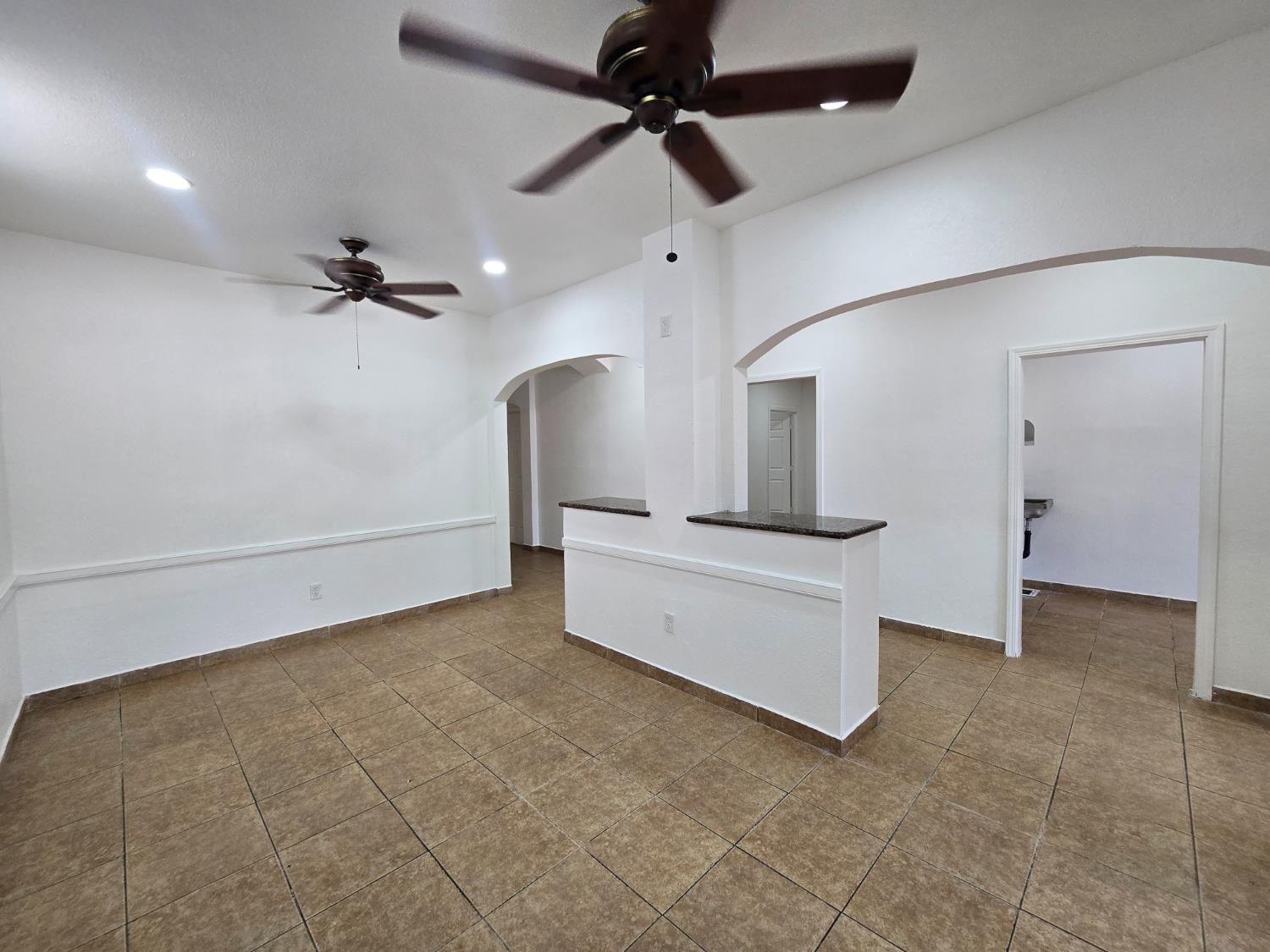 1448 N Blackstone Ave, Fresno, CA 93703