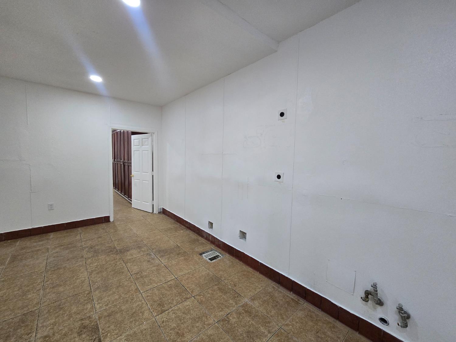 1448 N Blackstone Ave, Fresno, CA 93703