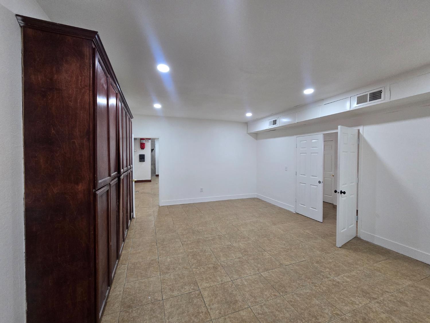 1448 N Blackstone Ave, Fresno, CA 93703