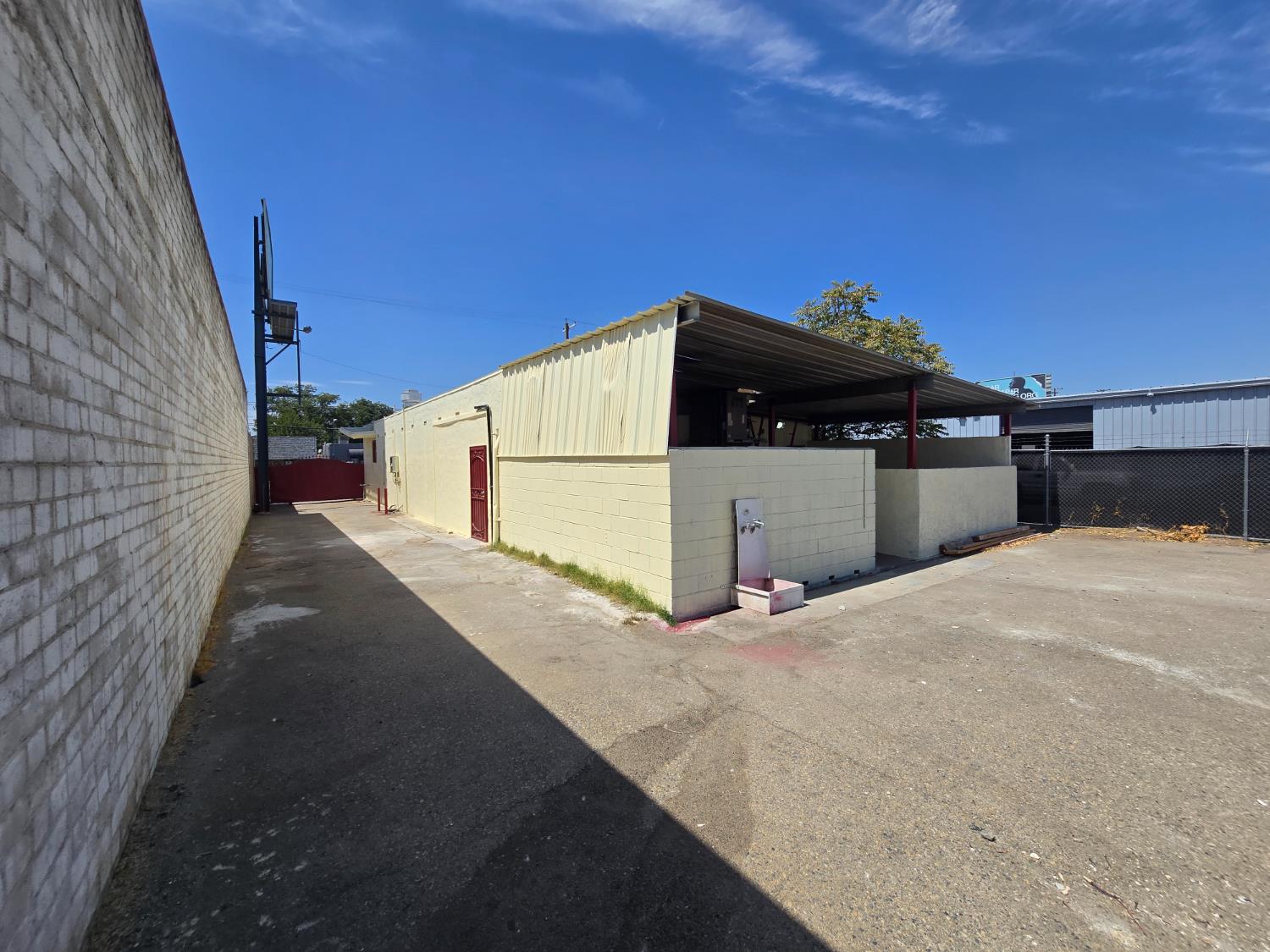 1448 N Blackstone Ave, Fresno, CA 93703