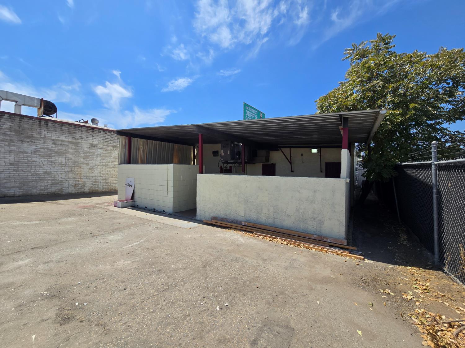 1448 N Blackstone Ave, Fresno, CA 93703