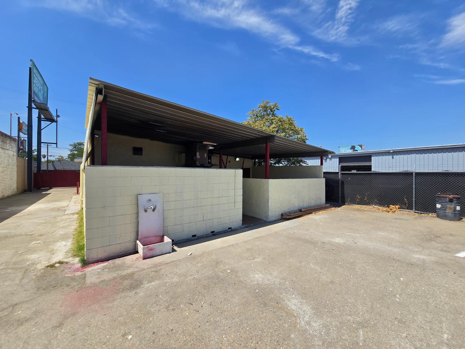 1448 N Blackstone Ave, Fresno, CA 93703