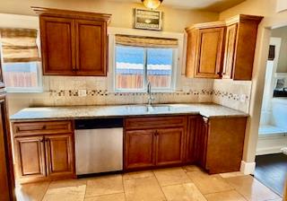 1452 N Poplar Ave, Fresno, CA 93728