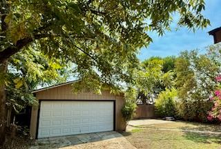 1452 N Poplar Ave, Fresno, CA 93728