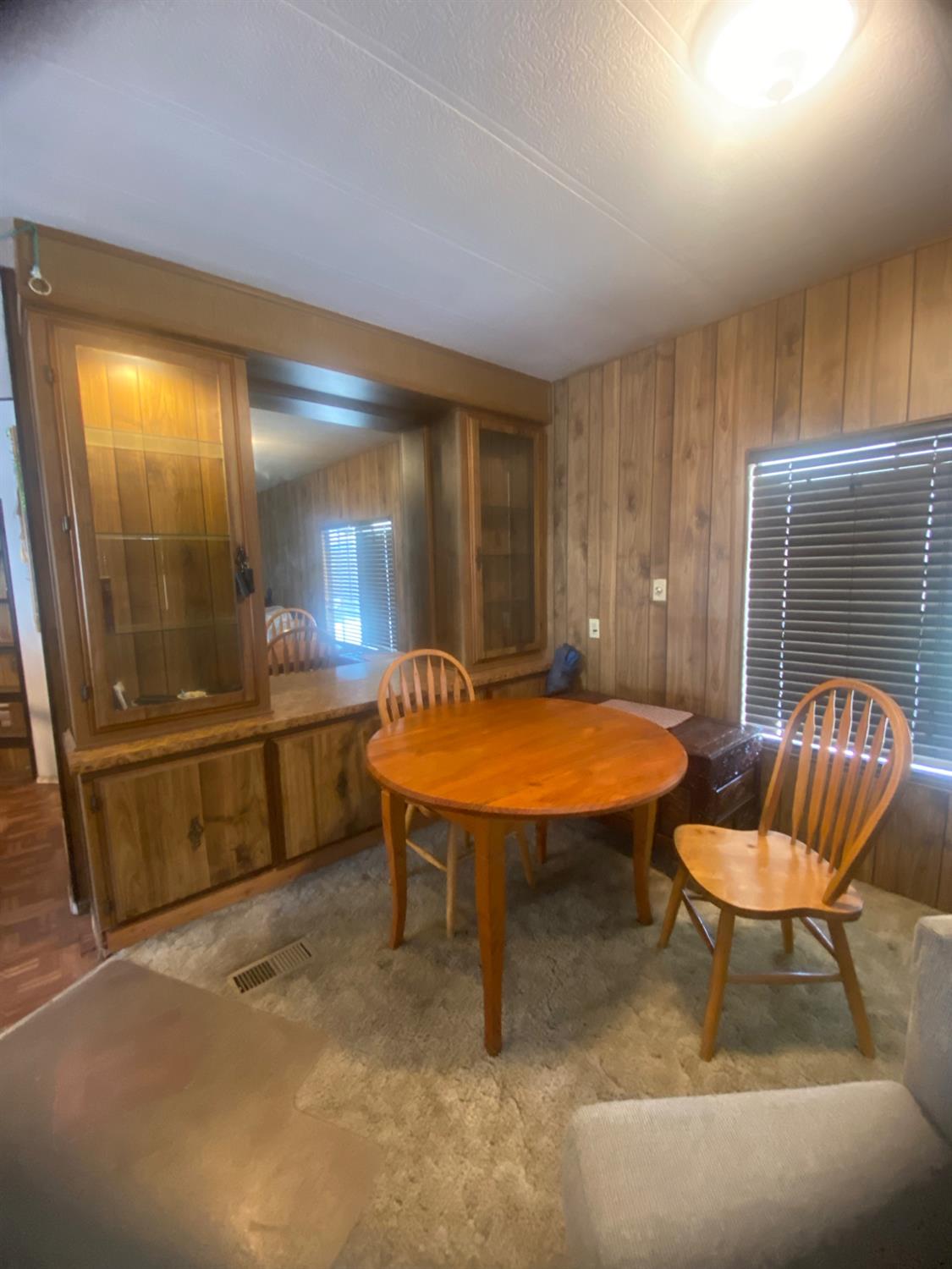 581 N Crawford Ave #112, Dinuba, CA 93618