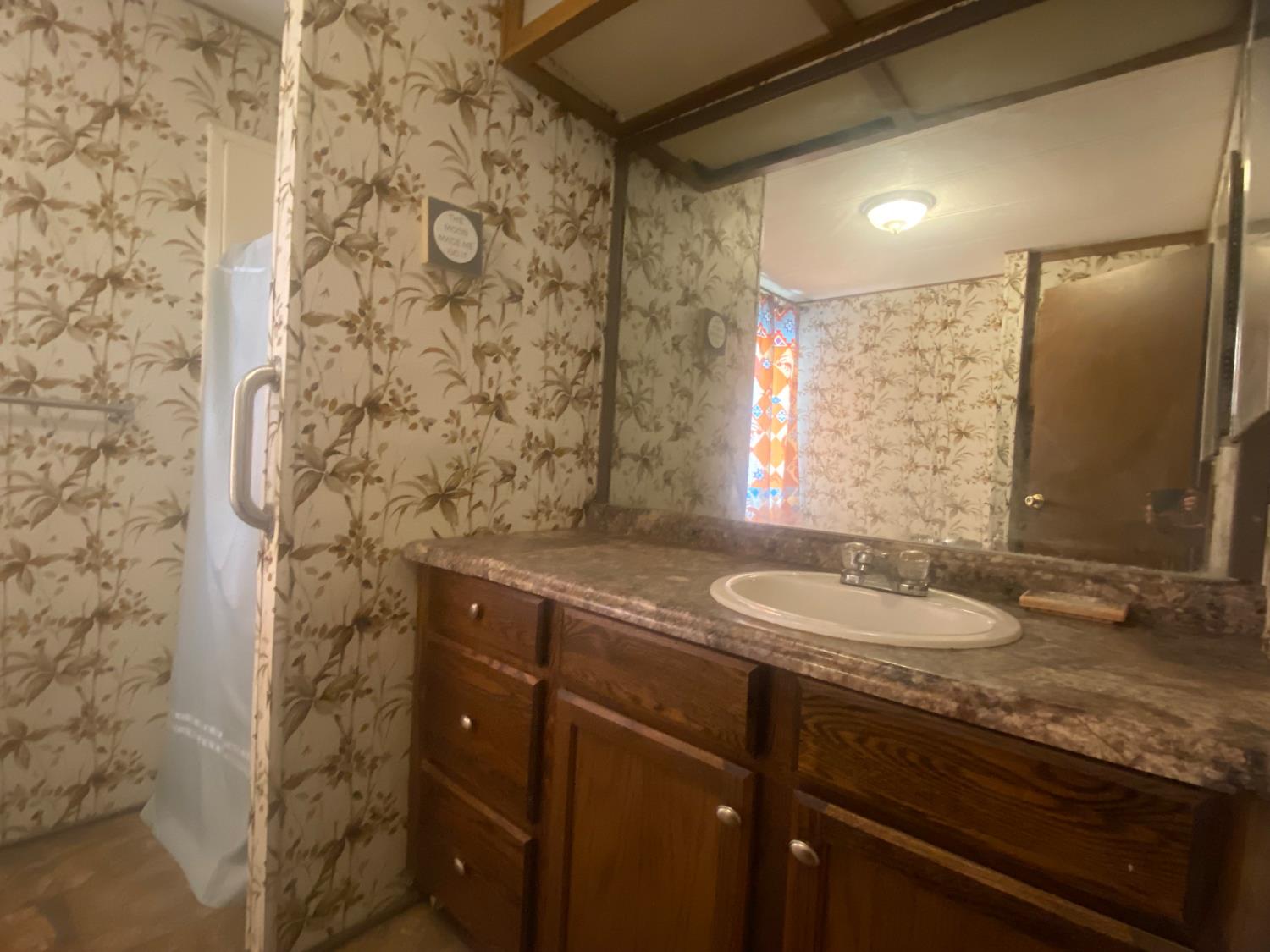 581 N Crawford Ave #112, Dinuba, CA 93618