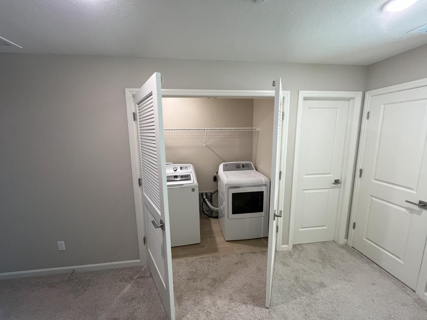 224 Arbor Dr S, Madera, CA 93636