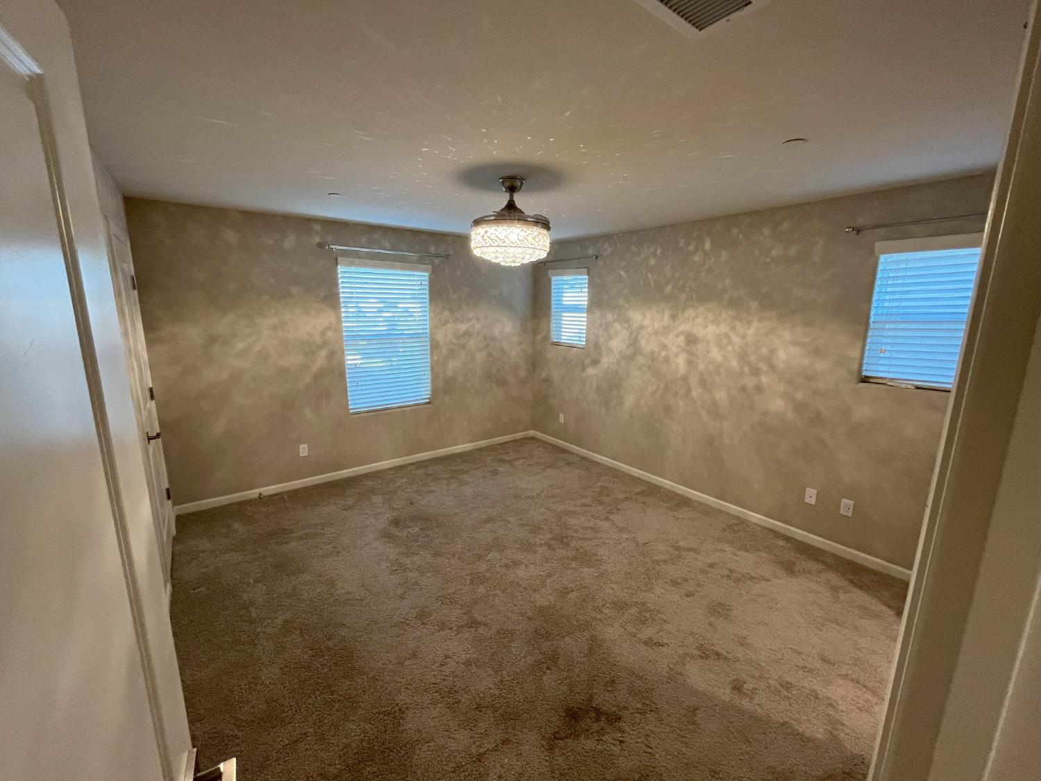 224 Arbor Dr S, Madera, CA 93636