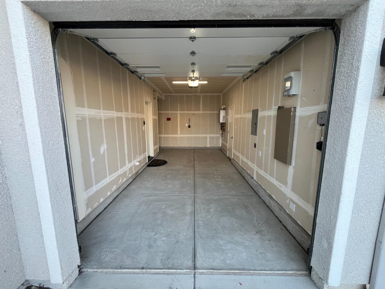 224 Arbor Dr S, Madera, CA 93636