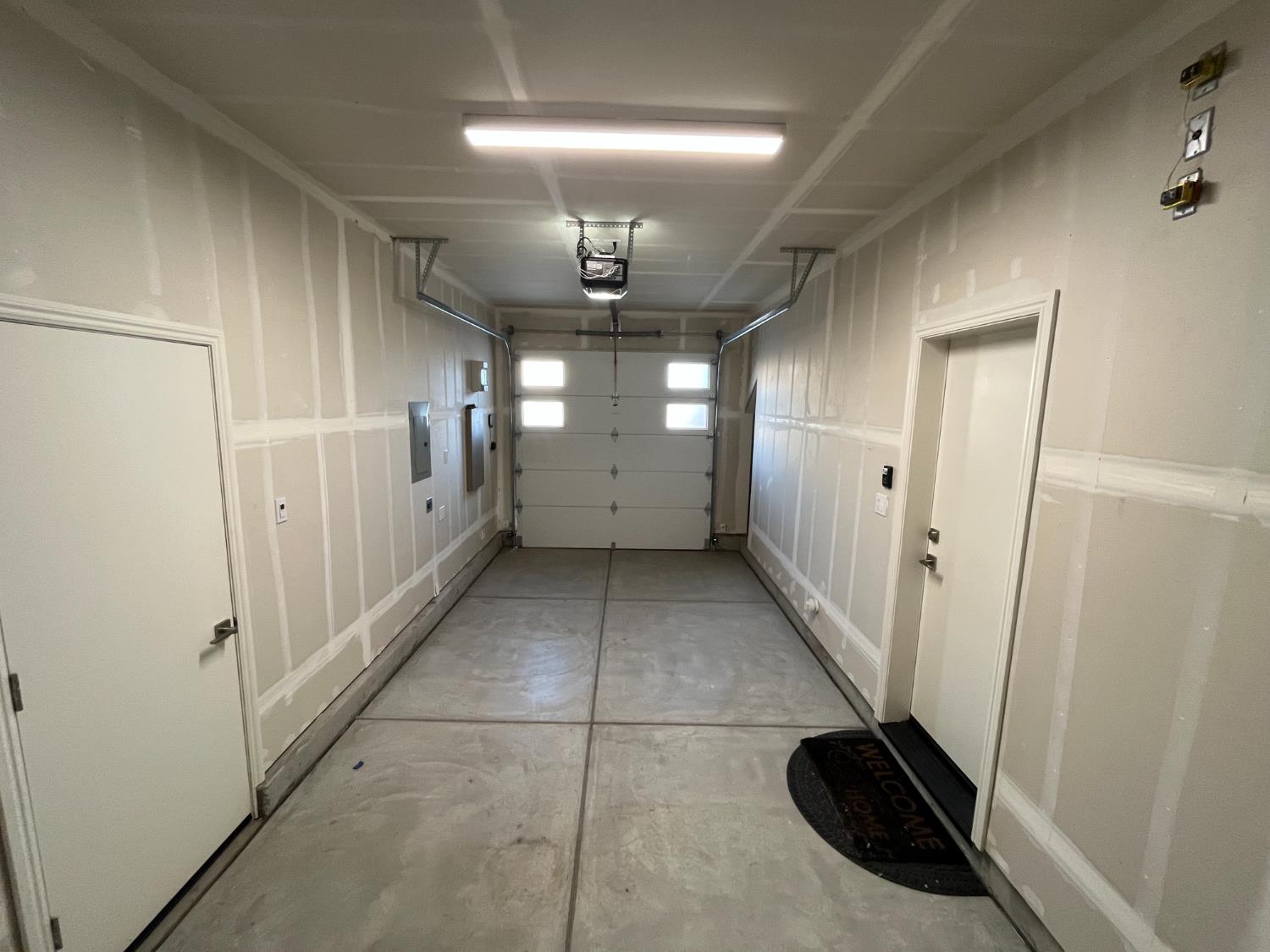 224 Arbor Dr S, Madera, CA 93636