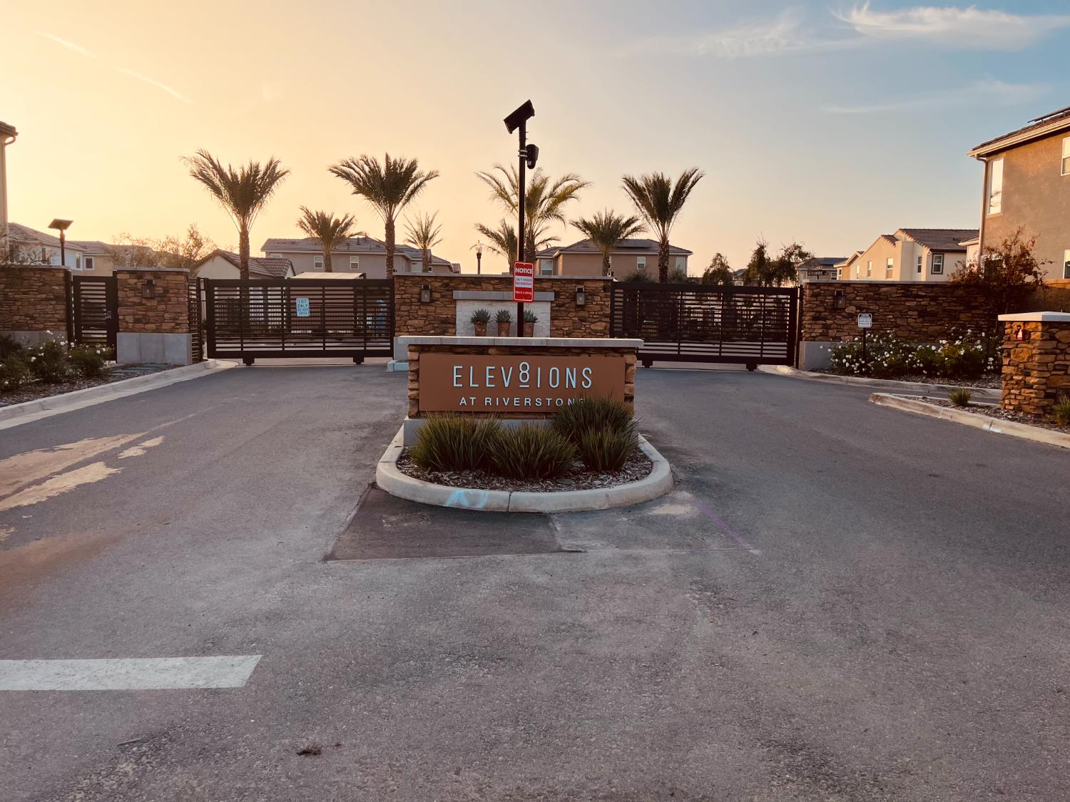 224 Arbor Dr S, Madera, CA 93636